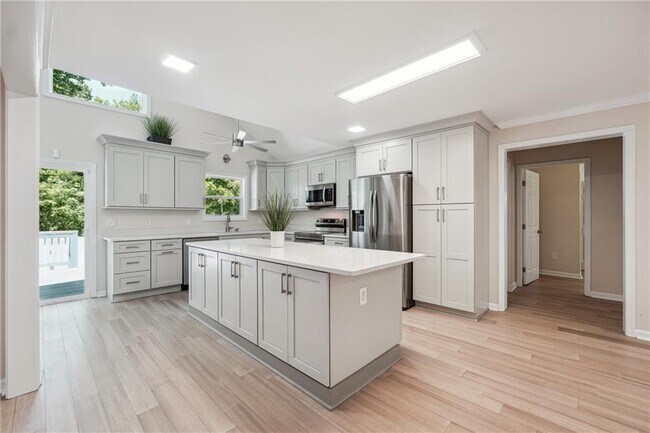 Photo - 3563 Knight Rd