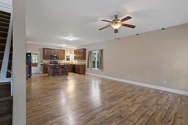 Photo - Beautiful 3-bedroom, 2.5-bathroom home available for lease in Hampstead