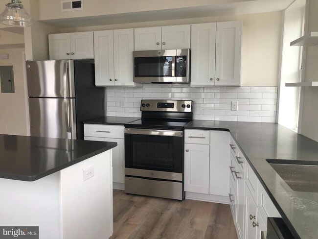 Photo - 137 E Spring Ave