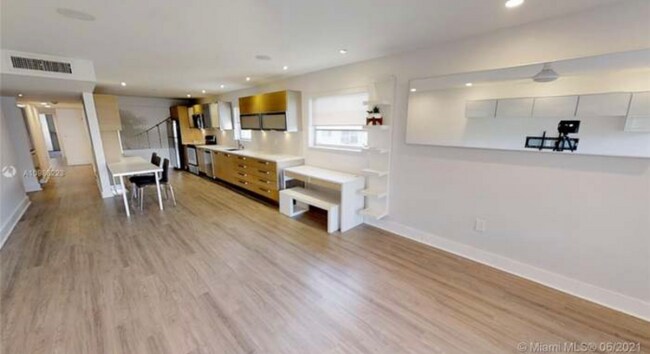 Photo - 855 Euclid Ave