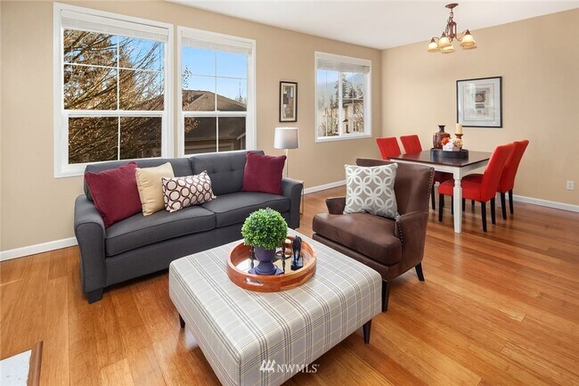 Photo - 3Bd/2.5Ba Bellevue Townhouse