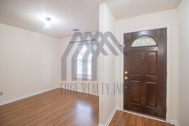 Photo - 148 Country Walk Cir