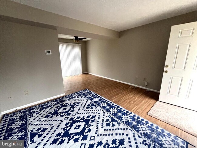 Building Photo - 1359 Jordan Dr