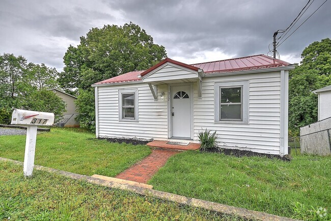 Building Photo - 317 Mill St Rental