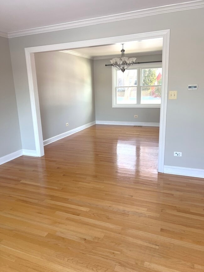 Photo - 7213 Bateman St