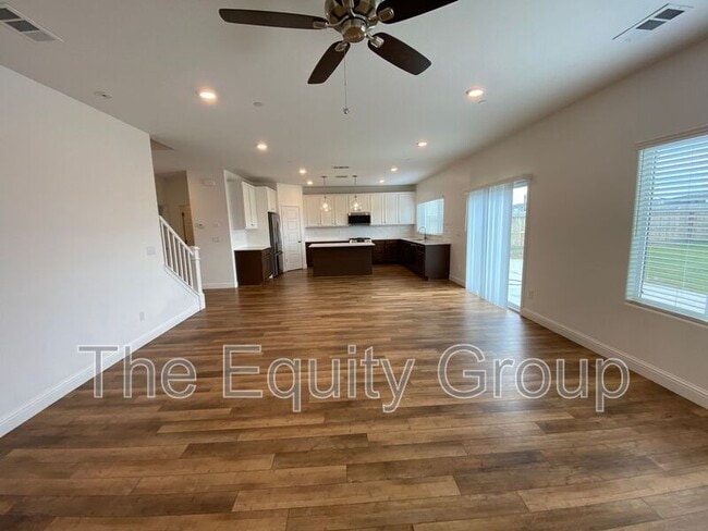 Photo - 225 W Tyler Ave
