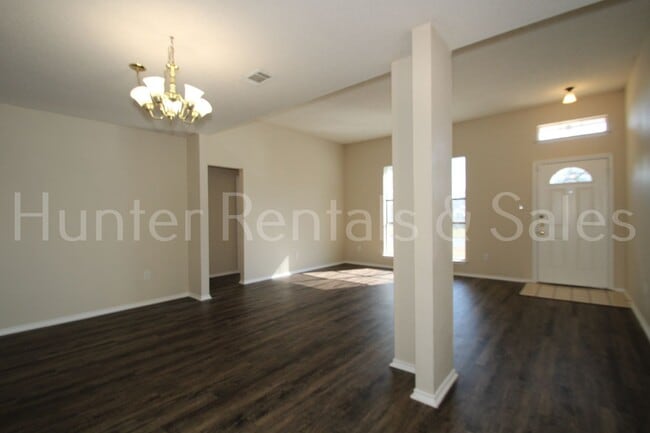 Photo - Spacious 4-Bedroom Home in Killeen