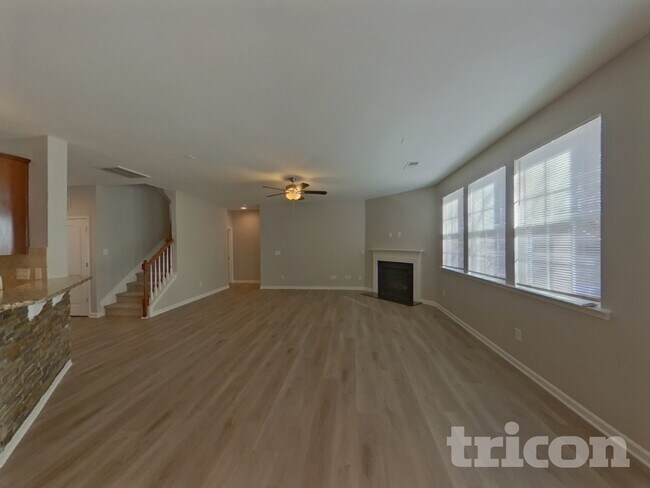 Photo - 111 Rougemont Ln