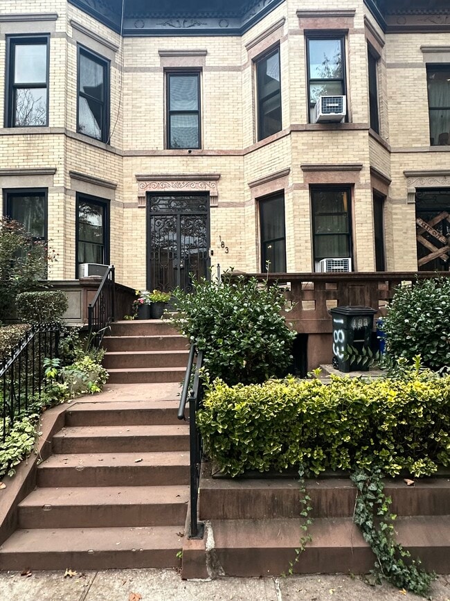 Photo - 183 Sterling St