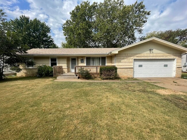 Building Photo - Charming Springfield home off South Campbell
