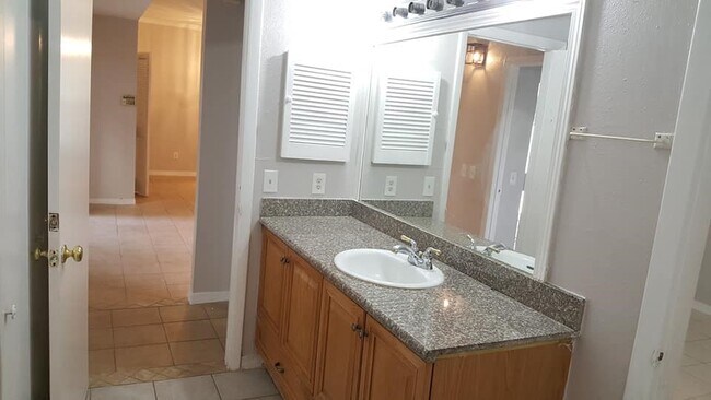 Photo - 9809 Richmond Ave Unidad G12
