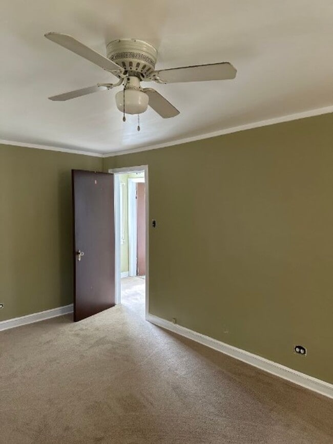 Photo - 8144 S Crandon Ave