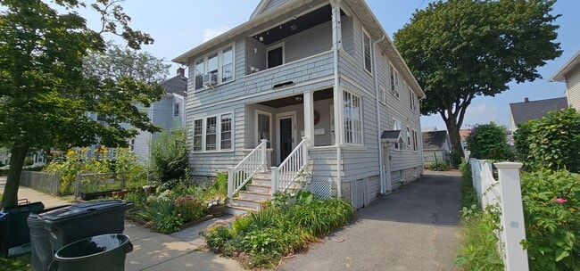 Building Photo - 28 Rawson Rd Unit 1 Rental