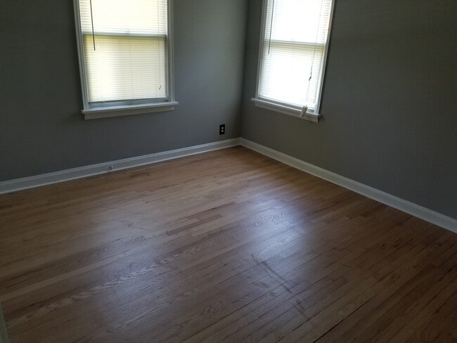 Photo - 2122 Rosebud Ave