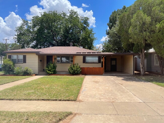 Building Photo - Charming Four-Bedroom Home Close to TTU Ready for Summer 2026