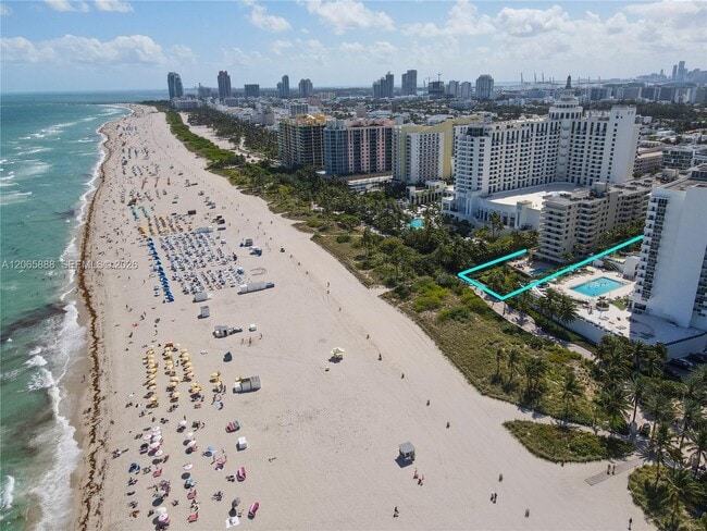 Building Photo - 1621 Collins Ave Unit 908