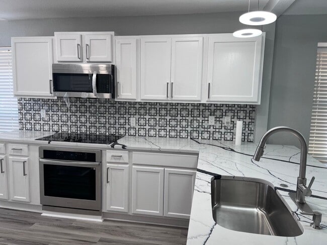 Photo - 6820 Douglas Creek