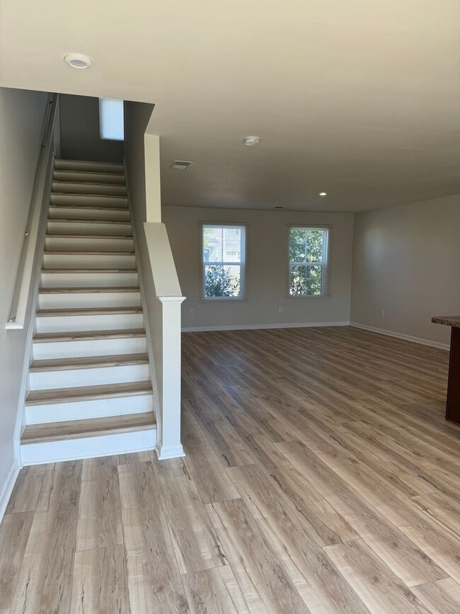 Photo - Price & Location!