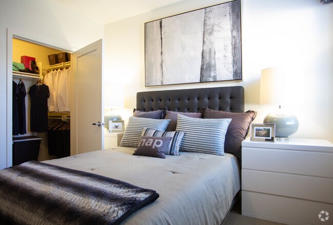 1BR, 1BA-804 SF