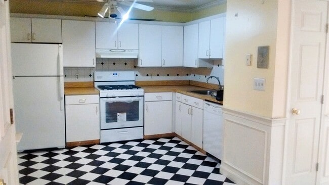 Photo - 22 Kenmar Dr Unit 202