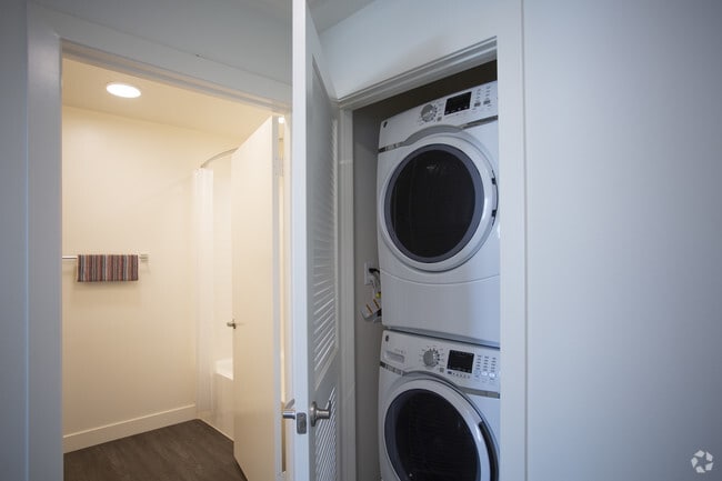 2BR, 2BA-1137 SF - Yolo West Apartments
