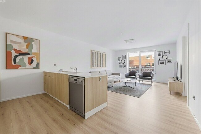 Photo - 1035 Commonwealth Ave Unit 306