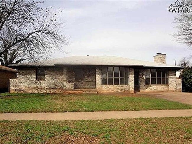 Building Photo - 4626 Cypress Ave Rental