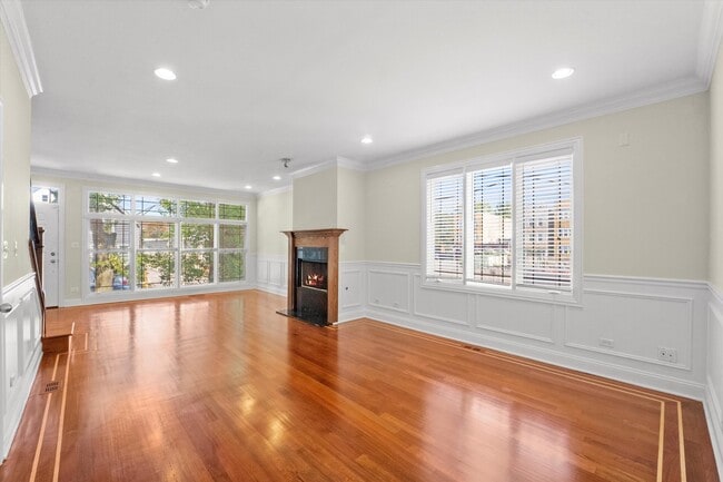 Photo - 2415 W Palmer St