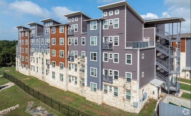 Photo - 3300 Oak Creek Dr Apartment