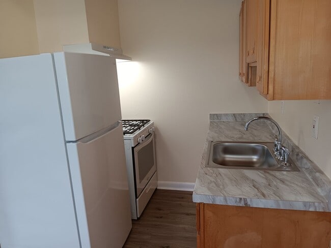 Photo - 2607 Cecil B. Moore Ave Unidad C