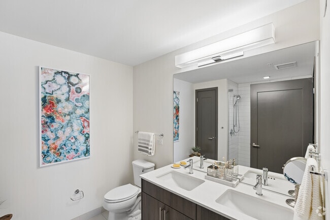 2BR, 2BA - 1,199SF - Primary Bathroom
