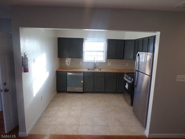 Photo - 439 S 11th St