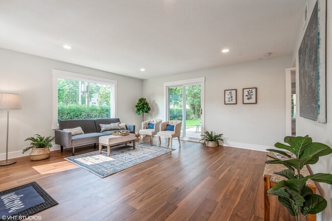 932 Hazel Ave