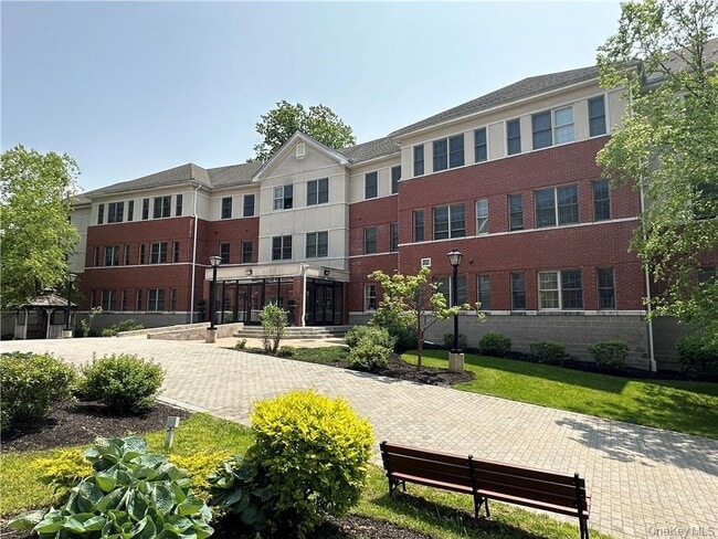 Photo - 75 Quaker Ave Unit 121