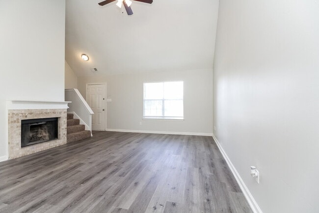 Photo - 8432 Creek Front Dr