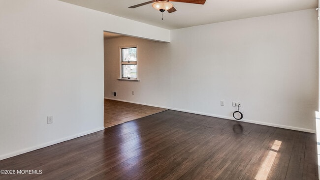 Photo - 202 Keller St