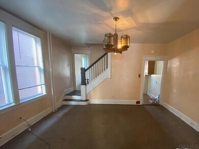 Photo - 553 Vickroy Ave