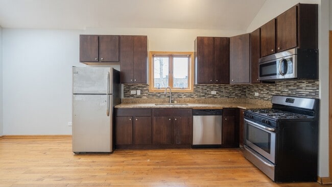 Building Photo - 1340 N Campbell Ave Unit 3