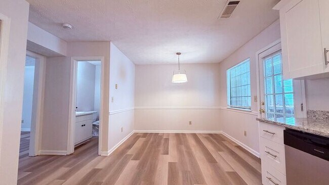 Photo - Snellville 2 Bed-2.5 Bath Townhouse, BRAND NEW KITCHEN and Flooring, End Unit