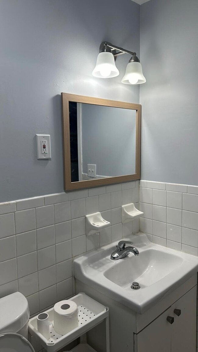 Photo - 1200 Woodycrest Ave Unidad Apt 2F