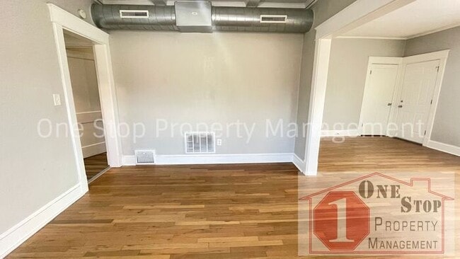 Photo - Beautiful 3 Bedroom 1 Bathroom Home in Kansas City!