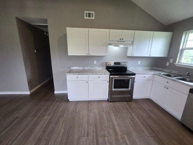 Building Photo - 998 Cypress Lakes Cir