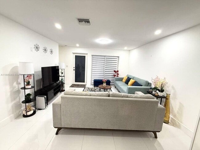 Photo - 10730 NW 7th St