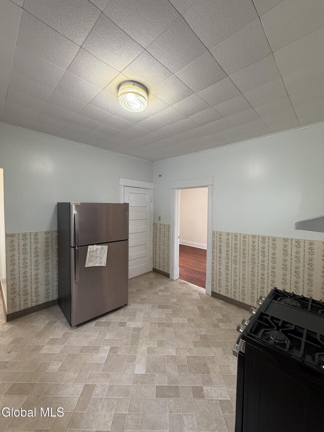 Photo - 1111 Parkwood Blvd