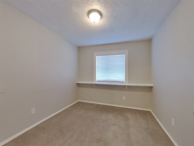 Photo - 3107 Lucida Ln