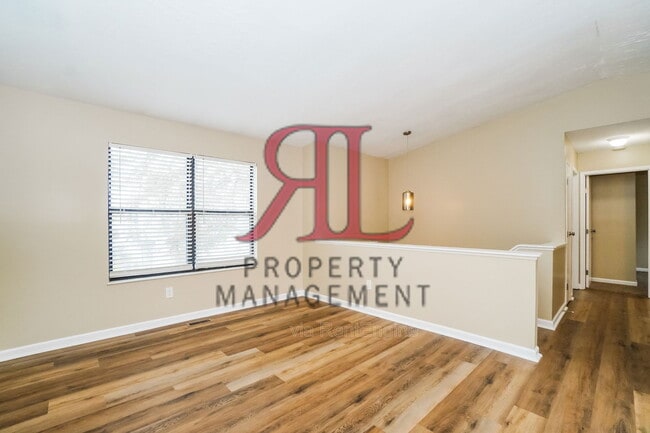 Photo - 836 Hickok Dr