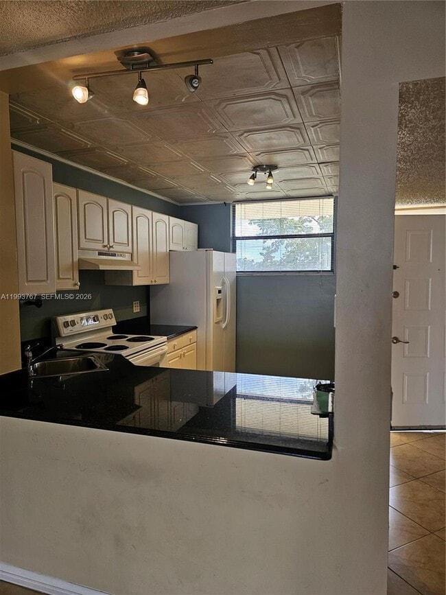 Photo - 114 Lake Emerald Dr Unit 409