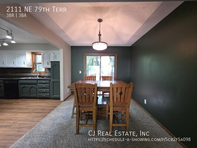2111 NE 79th Terrace