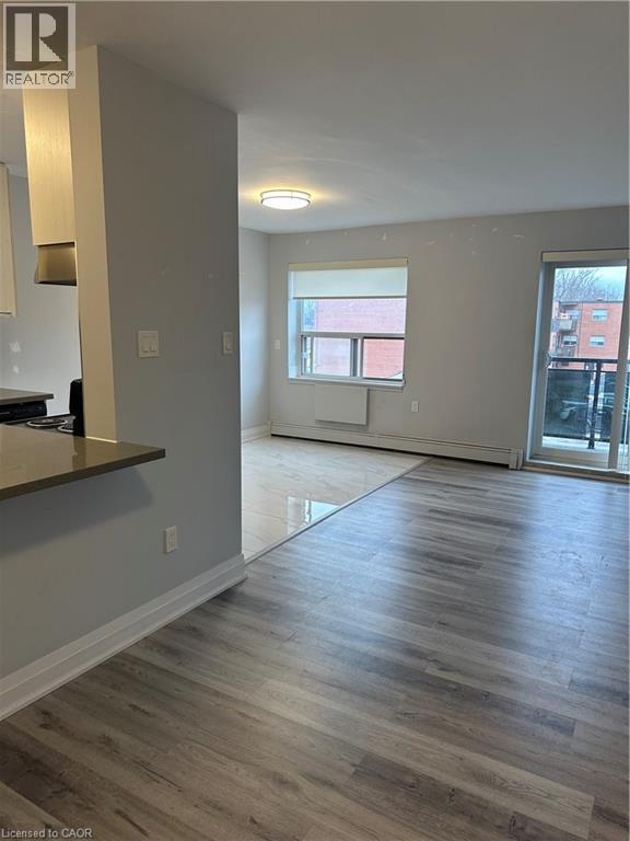 Photo - 579 Clare Ave Unité 310