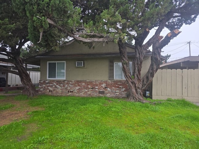 Photo - 904 Middlecoff Ave